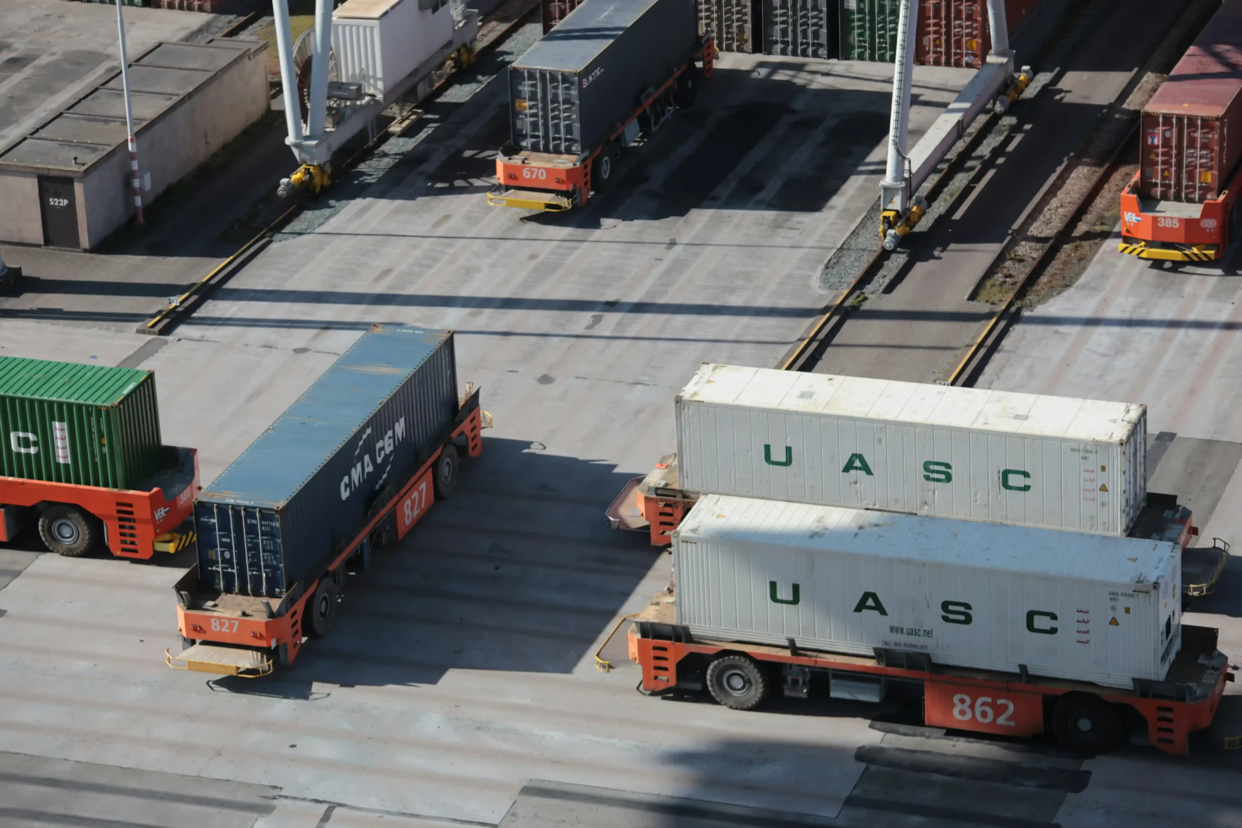 trade at port